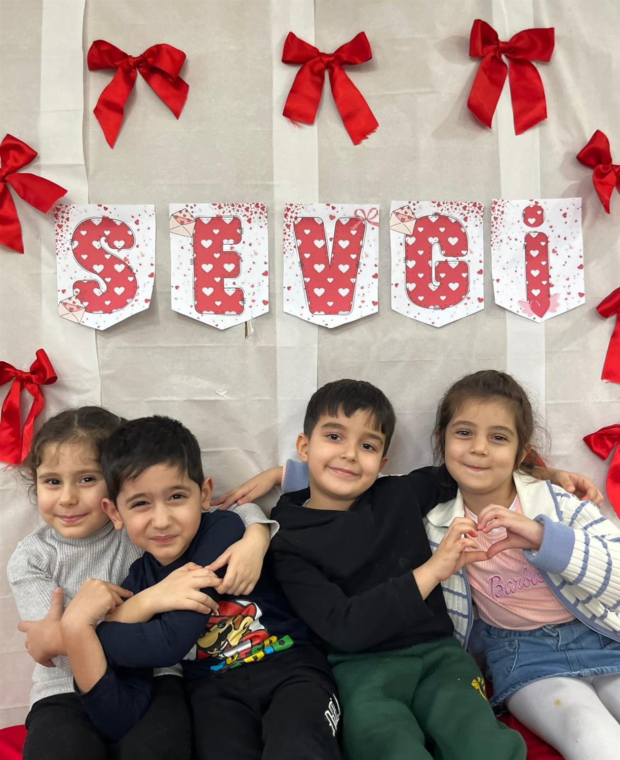 Cesur Anaokulu sınıf etkinliğinde çocuklar